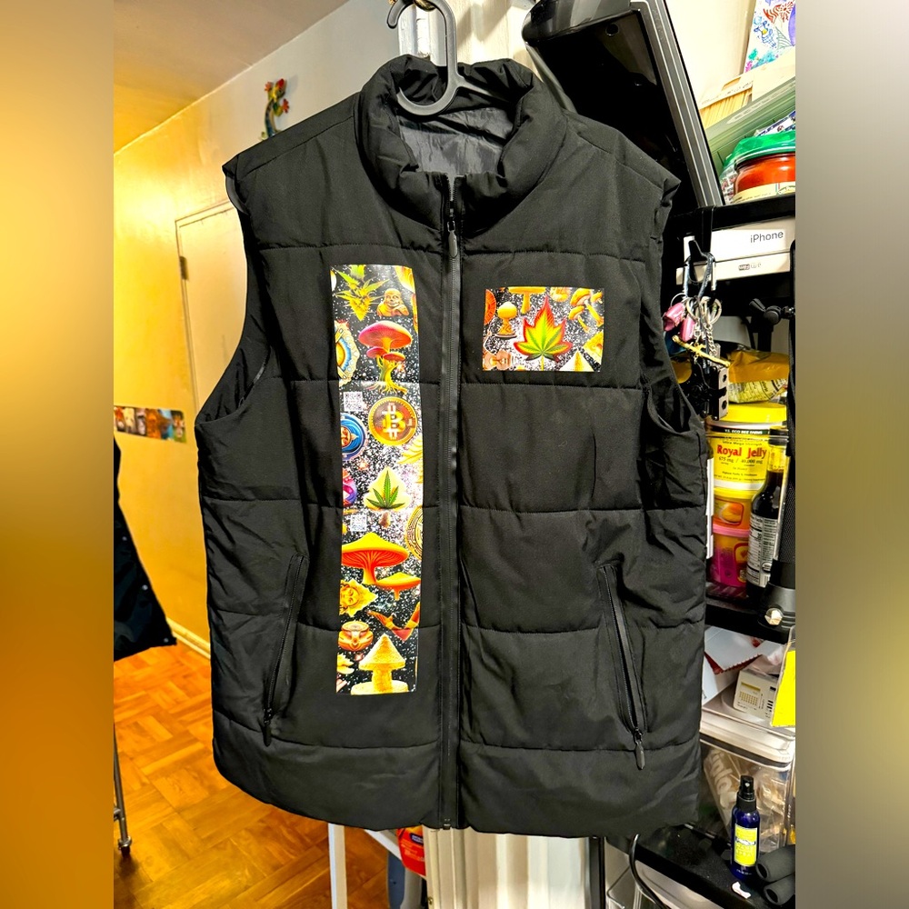 Abstrakjsnc black vest with graphics